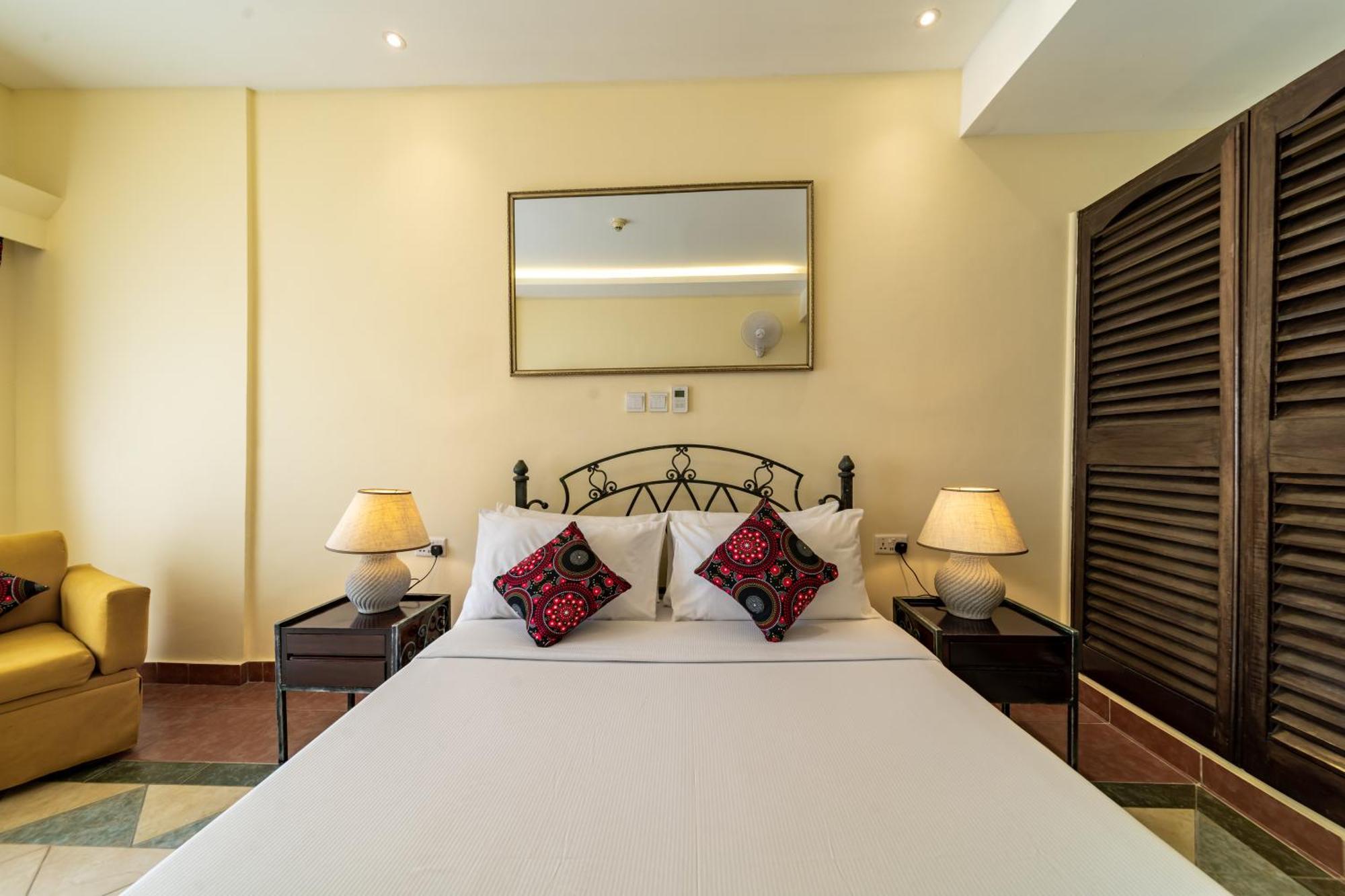 Sentrim Castle Royal Hotel Mombasa Esterno foto